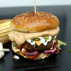 Beef Burger / Burger de Vită image