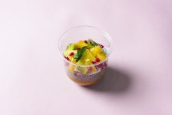 Budincă de chia cu fructe image
