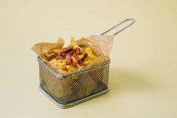 Cartofi prăjiți cu cheddar, bacon și jalapeno image