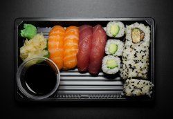 Sushi box image
