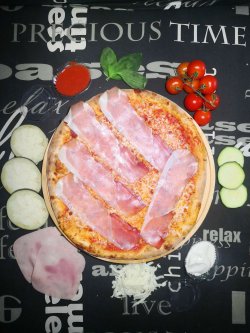 Pizza Prosciutto Crudo medie image