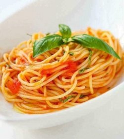 Spaghetti pomodoro fresco image