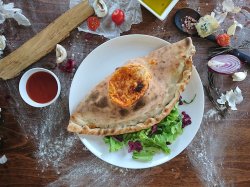 Pizza calzone(închisă) image