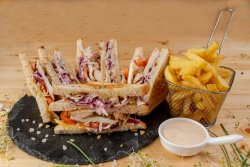 Meniu Chicken Delux Club Sandwich  550 g image