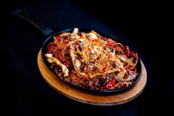 Wok de Pui cu Sos Teriyaki image