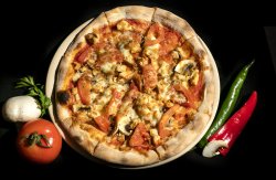 Pizza con Pollo image