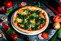 Pizza Gorgonzola e Spinaci image