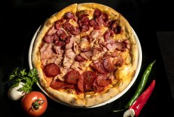 Pizza Quattro Carne image