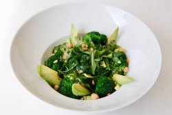 Salata de naut, broccoli si avocado image