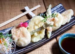 Mini vegetable tempura image