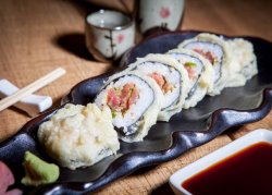 Spicy tuna tempura maki image