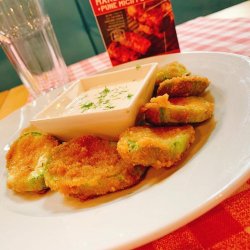 Zuchini fritte in crosta di parmigiano con salsa di aglio image