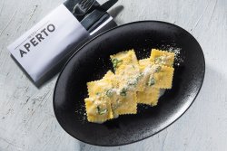 Ravioli porcini cu unt de bivolita, salvie si grana padano image