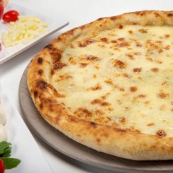 Pizza Quattro Formaggi image