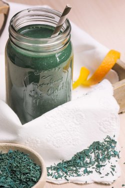 Smoothie detox cu spirulină image