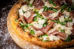 Pizza Prosciutto crudo e rucola image