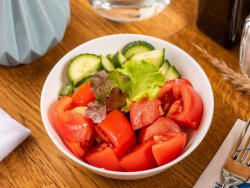 Salată de legume proaspete  image