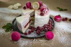Raspberry cake image
