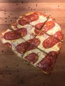 Pizza Salamella image
