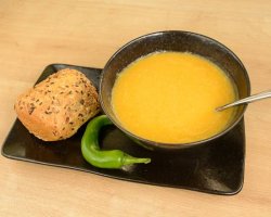Supă cremă de legume cu crutoane (de post) image