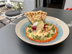 3 Hummus-uri image