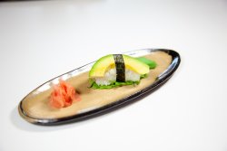 Avocado nigiri image