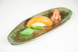 Salmon nigiri image