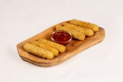 Mozzarella sticks & Barbeque sauce image