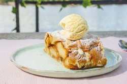 Apfelstrudel image