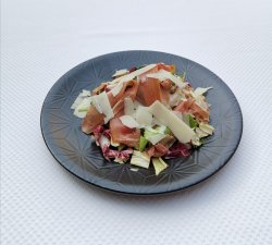 Salată cu prosciutto si parmezan image