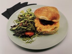 Carameloni omlette burger  image