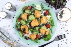 Mix salata cu pui in panko image