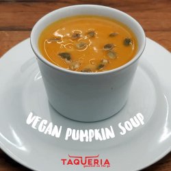 Creamy Vegan Pumpkin Soup / Supă Cremă de Dovleac (de Post) image