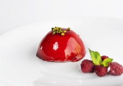 Rasspberry and chocolate mousse image