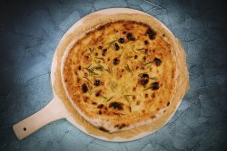 1 + 1 Gratis: Pizza Bianca image