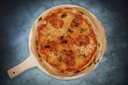 Pizza Calabrese image