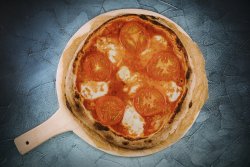 Pizza Caprese image