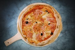 Pizza Capriciosa image