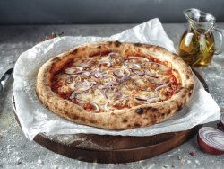 Pizza tonno e cipola con mozzarella, salsa di pomodoro, tonno e cipola rossa mică image