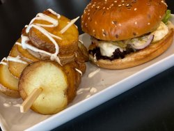 Burger Halloumi (vegetarian) image