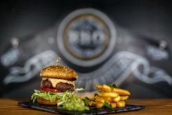 Romanian Burger: Guacamole Burger image