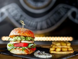 Romanian Burger: Halloumi Burger image