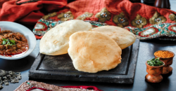 Chhole i Bhature ( cu gogoși) image