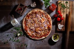 Pizza Al Tonno image