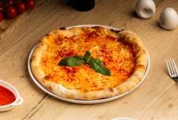 Pizza Margherita image