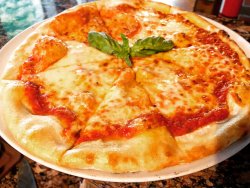 1+1 GRATUIT: Pizza Margherita image