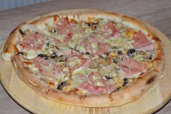 Pizza Prosciutto e gorgonzola 32 cm image