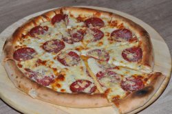Pizza Salami e gorgonzola 32 cm image