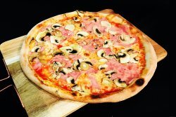 Pizza Prosciutto e Funghi 32 cm image