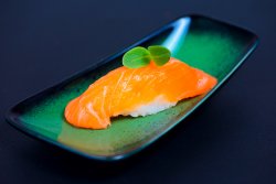 Salmon Nigiri image